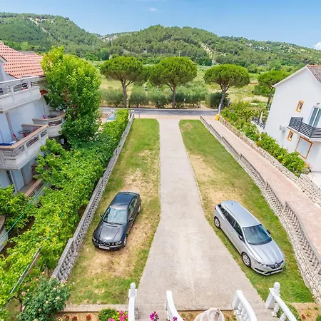 Apartament Borka *